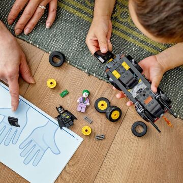 LEGO® DC Batmobile Takibi: Batman Joker’e Karşı 76264-4 Yaş ve Üzeri Çocuklar için Süper Kahraman Aksiyonu içeren Yaratıcı Oyuncak Yapım Seti (54 Parça)