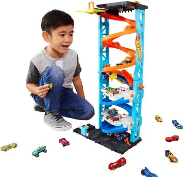 Hot Wheels Heyecanlı Yarış Kulesi HKX43