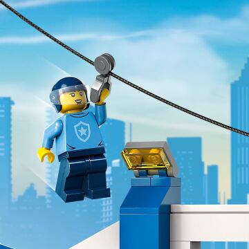 LEGO® City Polis Eğitim Akademisi 60372-6 Yaş ve Üzeri Çocuklar için Eğlenceli bir Engelli Parkur İçeren Oyuncak Yapım Seti (823 Parça)