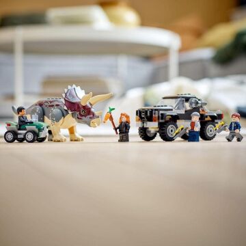 LEGO Jurassic World 76950 Triceratops Pickup Truck Ambush