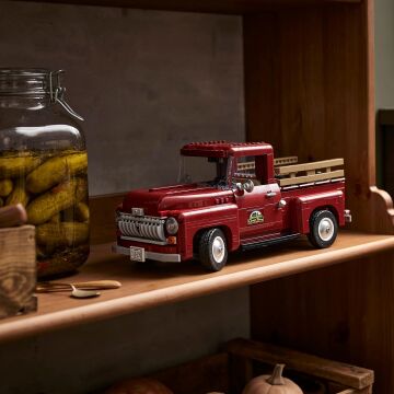 LEGO® Icons Kamyonet 10290 Yetişkinler için Yapım Seti; 1950’lerden Orijinal Klasik bir Kamyonet Yapın ve Sergileyin (1677 Parça)