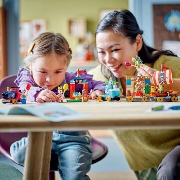 LEGO® | Disney: Disney Kutlama Treni 43212-4 Yaş ve Üzeri Genç Hayranlar ve Çocuklar için Yaratıcı Oyuncak Yapım Seti (200 Parça)