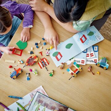 LEGO® | Disney: Disney Kutlama Treni 43212-4 Yaş ve Üzeri Genç Hayranlar ve Çocuklar için Yaratıcı Oyuncak Yapım Seti (200 Parça)