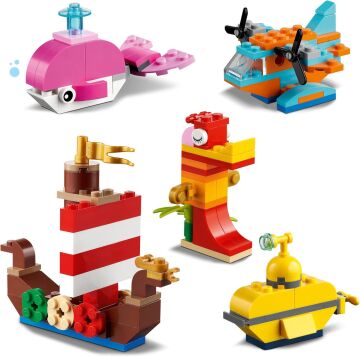LEGO Classic Yaratıcı Okyanus Eğlencesi 11018-4 Yaş ve Üzeri Çocuklar için 6 İnşa Edilebilen Oyuncak İçeren Yaratıcı Oyuncak Yapım Seti (333 Parça)