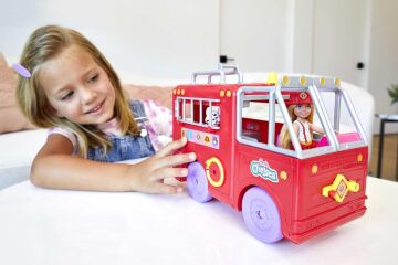 Barbie Chelsea İtfaiye Aracı Oyun Seti, Chelsea (15 cm), itfaiye aracı, 15'ten fazla aksesuar, çıkartmalar, 3 yaş ve üzeri için HCK73