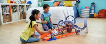 Hot WHeeLS Racerverse Marvel Pist Seti