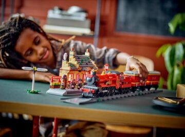 LEGO 76423 Hogwarts ekspresi ve Hogsmeade İstasyonu - Yeni.