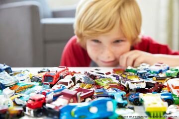 HPV78 Hot Wheels 8'li Araba Seti