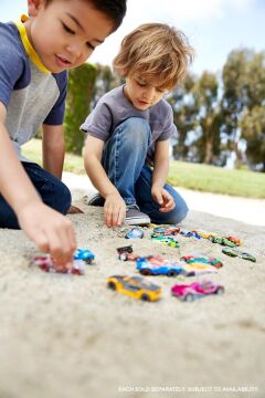 HPV78 Hot Wheels 8'li Araba Seti