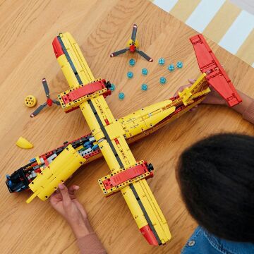 LEGO Technic İtfaiye Uçağı 42152-10 Yaş ve Üzeri Çocuklar İçin Model Uçak Projesi İçeren Yaratıcı Oyuncak Yapım Seti (1134 Parça)