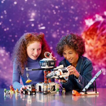 LEGO City Uzay Üssü ve Roket Fırlatma Rampası 60434-8 Yaş ve Üzeri Çocuklar için Uzay Mekiği İçeren Yaratıcı Oyuncak Yapım Seti (1422 Parça)