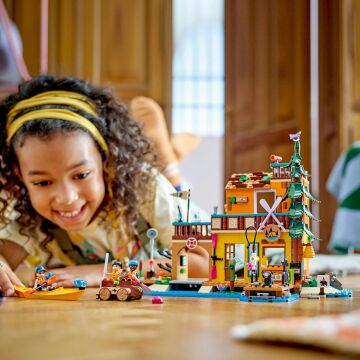 LEGO Friends Macera Kampı Su Sporları 42626-7 Yaş ve Üzeri Çocuklar için Ayı Figürü İçeren Yaratıcı Oyuncak Yapım Seti (628 Parça)