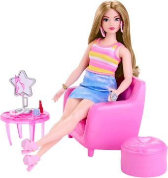 Barbie'nin Kıyafet ve Aksesuar Askısı Oyun Seti