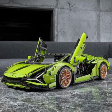 LEGO Technic Lamborghini Sián FKP 37 42115 - Spor Araba Seven Yetişkinler İçin Koleksiyonluk Yaratıcı Oyuncak Model Yapım Seti (3696 Parça)