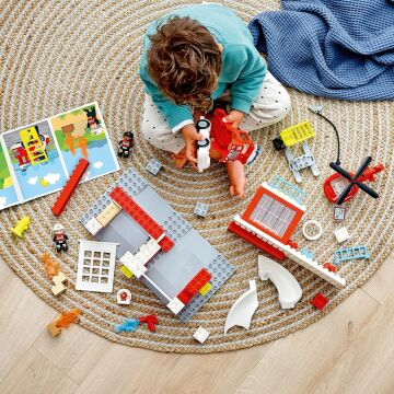 LEGO® DUPLO® Kurtarma İtfaiye Merkezi ve Helikopter 10970 - Çocuklar İçin Yaratıcı Oyuncak Yapım Seti (117 Parça)
