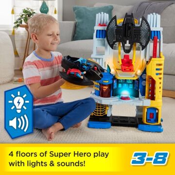 IMAGINEXT DC Super Friends - Batman ve Süpermen figürleri, Batwing uçağı ve itmek için Batcycle ile üstün merkez - 3 ila 8 yaş arası çocuklar için oyun seti, HNW08, Çok renkli