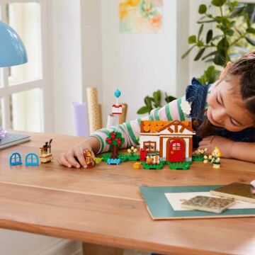 LEGO® Animal Crossing™ Isabelle Ev Ziyaretinde 77049-6 Yaş ve Üzeri Çocuklar için İnşa Edilebilen Yaratıcı Oyuncak Yapım Seti (389 Parça)