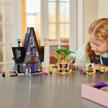 LEGO Despicable Me 4 Minyonlar ve Gru'nun Aile Köşkü 75583 8 Yaş ve Üzeri Çocuklar İçin Yaratıcı Oyuncak Model Yapım Seti (868 Parça)