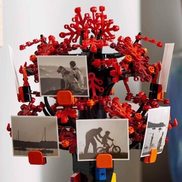 LEGO Ideas 21346 Family Tree