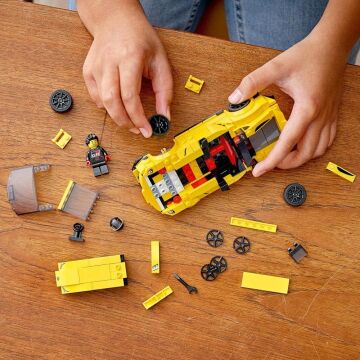 LEGO Speed Champions Toyota GR Supra 76901-7 Yaş ve Üzeri Araba Sevenler İçin Koleksiyonluk ve Sergilenebilir Yaratıcı Oyuncak Model Yapım Seti (299 Parça)
