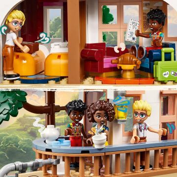 LEGO Friends Kale Pansiyon 42638-12 Yaş ve Üzeri İçin Otel İçeren Yaratıcı Oyuncak Yapım Seti (1311 Parça)