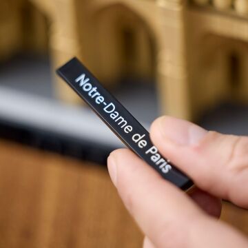 LEGO Architecture Mimari Simgeler Koleksiyonu: Notre Dame Katedrali 21061, Seyahat, Mimari ve Tarih Meraklısı Yetişkinler İçin Koleksiyonluk ve Sergilenebilir Model Yapım Seti (4383 Parça)