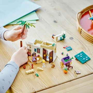 LEGO │ Disney Kral Magnifico’nun Kalesi 43224-7 Yaş ve Üzeri Çocuklar için Detaylı bir Kale İçeren Yaratıcı Oyuncak Yapım Seti 613 Parça