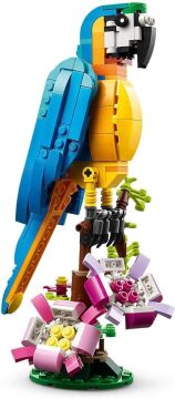 LEGO Creator Egzotik Papağan 31136-7 Yaş ve Üzeri Çocuklar İçin Papağan, Balık ve Kurbağa Modelleri İçeren Yaratıcı Oyuncak Yapım Seti (253 Parça)