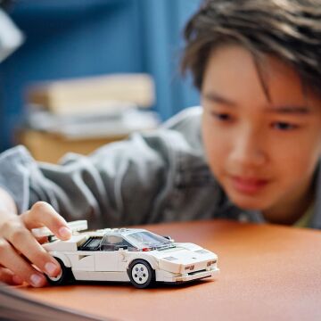 LEGO Speed Champions Lamborghini Countach 76908-8 Yaş ve Üzeri Çocuklar için Süper Spor Araba Modeli Oyuncak Yapım Seti (262 Parça)