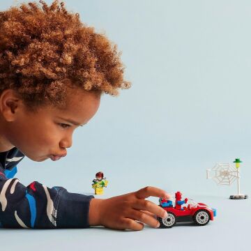 LEGO Marvel Örümcek Adam’ın Arabası ve Doktor Oktopus 10789-4 Yaş ve Üzeri Çocuklar İçin İki Minifigürlü Yaratıcı Oyuncak Yapım Seti (48 Parça)