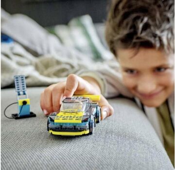 LEGO® City Elektrikli Spor Araba 60383-5 Yaş ve Üzeri Çocuklar için Oyuncak Şarj İstasyonu ve Sürücü Minifigürü İçeren Oyuncak Yapım Seti (95 Parça)