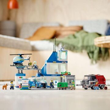 LEGO® City Polis Merkezi 60316-6 Yaş ve Üzeri Çocuklar için Oyuncak Yapım Seti (668 Parça)