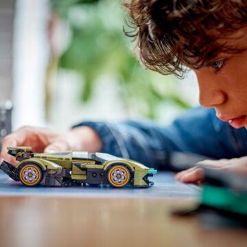 LEGO Speed Champions Lamborghini Lambo V12 Vision GT Süper Araba 76923, 10 Yaş ve Üzeri Araç Tutkunları İçin Yaratıcı Oyuncak Yapım Seti (230 Parça)
