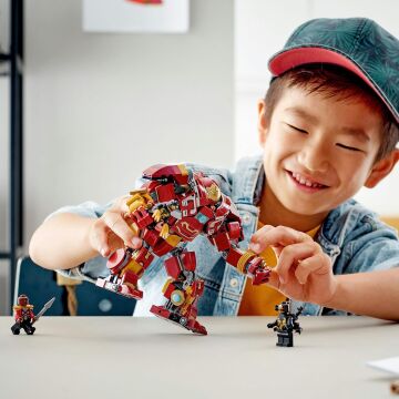 LEGO® Marvel Hulkbuster: Wakanda Savaşı 76247-8 Yaş ve Üzeri Çocuklar için Robot ve Minifigürler İçeren Yaratıcı Oyuncak Yapım Seti (385 Parça)