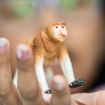 Schleich Uzun Burunlu Maymun
