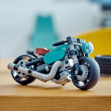LEGO Creator Klasik Motosiklet 31135-8 Yaş ve Üzeri Çocuklar İçin Sokak Motosikleti ve Dragster Modelleri İçeren Yaratıcı Oyuncak Yapım Seti (128 Parça)