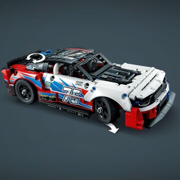 LEGO Technic Nascar Yeni Nesil Chevrolet Camaro ZL1 42153-9 Yaş ve Üzeri Çocuklar İçin Yaratıcı Oyuncak Yapım Seti (672 Parça)