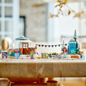 LEGO® Friends İglu Tatili Macerası 41760-8 Yaş ve Üzeri Çocuklar için 3 Mini Oyuncak Bebek ve Oyuncak Köpek İçeren Yaratıcı Oyuncak Yapım Seti (491 Parça)