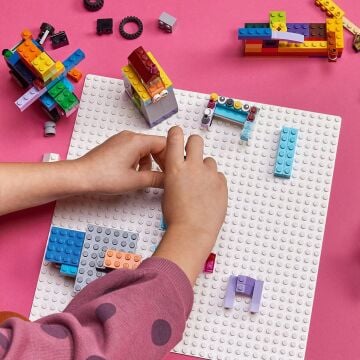 LEGO Classic Beyaz Zemin 11026-4 Yaş ve Üzeri LEGO Severler için LEGO Zemini (1 Parça)