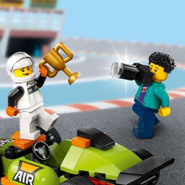 LEGO City Yeşil Yarış Arabası 60399-4 Yaş ve Üzeri Çocuklar için Oyuncak Yarış Aracı İçeren Yaratıcı Oyuncak Yapım Seti (56 Parça)