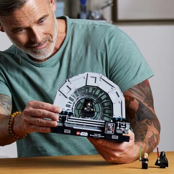 LEGO Star Wars Emperor’s Throne Room Dioraması 75352
