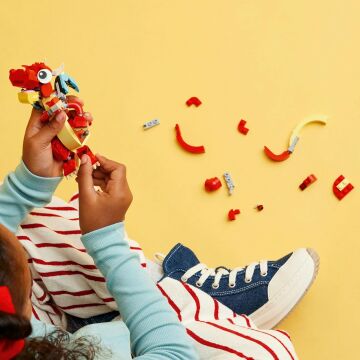 LEGO Creator Kırmızı Ejderha 31145-6 Yaş ve Üzeri Çocuklar için Balık ve Zümrüdüanka Model Seçenekleri İçeren 3’ü 1 Arada Yaratıcı Oyuncak Yapım Seti (149 Parça)