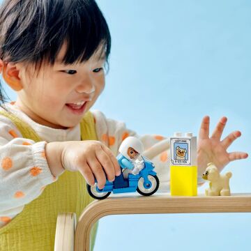 LEGO® DUPLO® Kurtarma Polis Motosikleti 10967-2 Yaş ve Üzeri Çocuklar için Polis Motosikleti İçeren Oyuncak Yapım Seti (5 Parça)