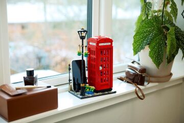 LEGO Ideas 21347 Red London Telephone Box