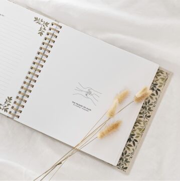 As We Grow: A Modern Memory Book for Married Couples