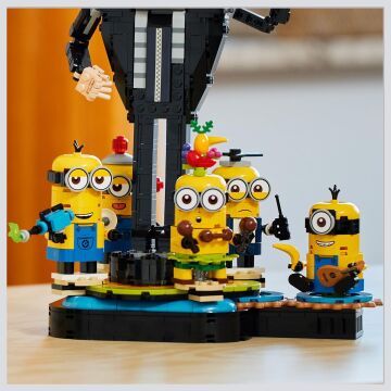 LEGO Despicable Me 4 Yapım Parçalarından Gru ve Minyonlar 75582 9 Yaş ve Üzeri Çocuklar İçin Yaratıcı Oyuncak Model Yapım Seti (839 Parça)