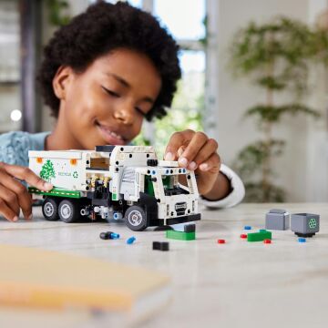 LEGO Technic Mack® LR Electric Çöp Kamyonu 42167-8 Yaş ve Üzeri Çocuklar için Geri Dönüşüm Temalı Koleksiyonluk Yaratıcı Oyuncak Model Yapım Seti (503 Parça)