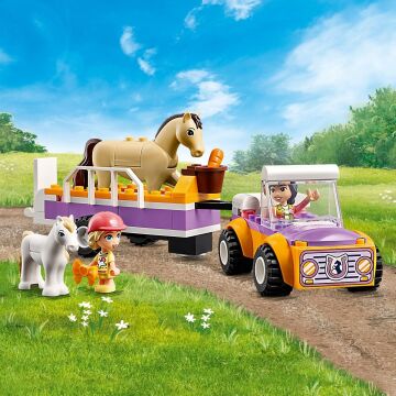 LEGO Friends At ve Midilli Römorku 42634-4 Yaş ve Üzeri Çocuklar için Liann ve Zoya Minifigürü İçeren Yaratıcı Oyuncak Yapım Seti (105 Parça)