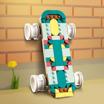 LEGO Creator Retro Paten 31148-8 Yaş ve Üzeri Çocuklar için Mini Kaykay ve Kasetçalar Model Seçenekleri İçeren 3’ü 1 Arada Yaratıcı Oyuncak Yapım Seti (342 Parça)