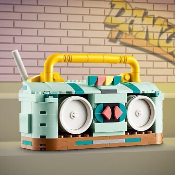 LEGO Creator Retro Paten 31148-8 Yaş ve Üzeri Çocuklar için Mini Kaykay ve Kasetçalar Model Seçenekleri İçeren 3’ü 1 Arada Yaratıcı Oyuncak Yapım Seti (342 Parça)